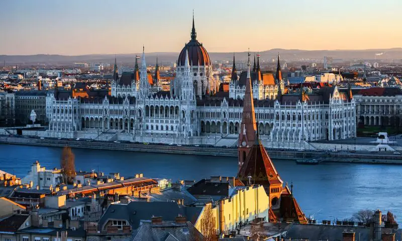 1200px Budapest Hungarian Parliament 31363963556